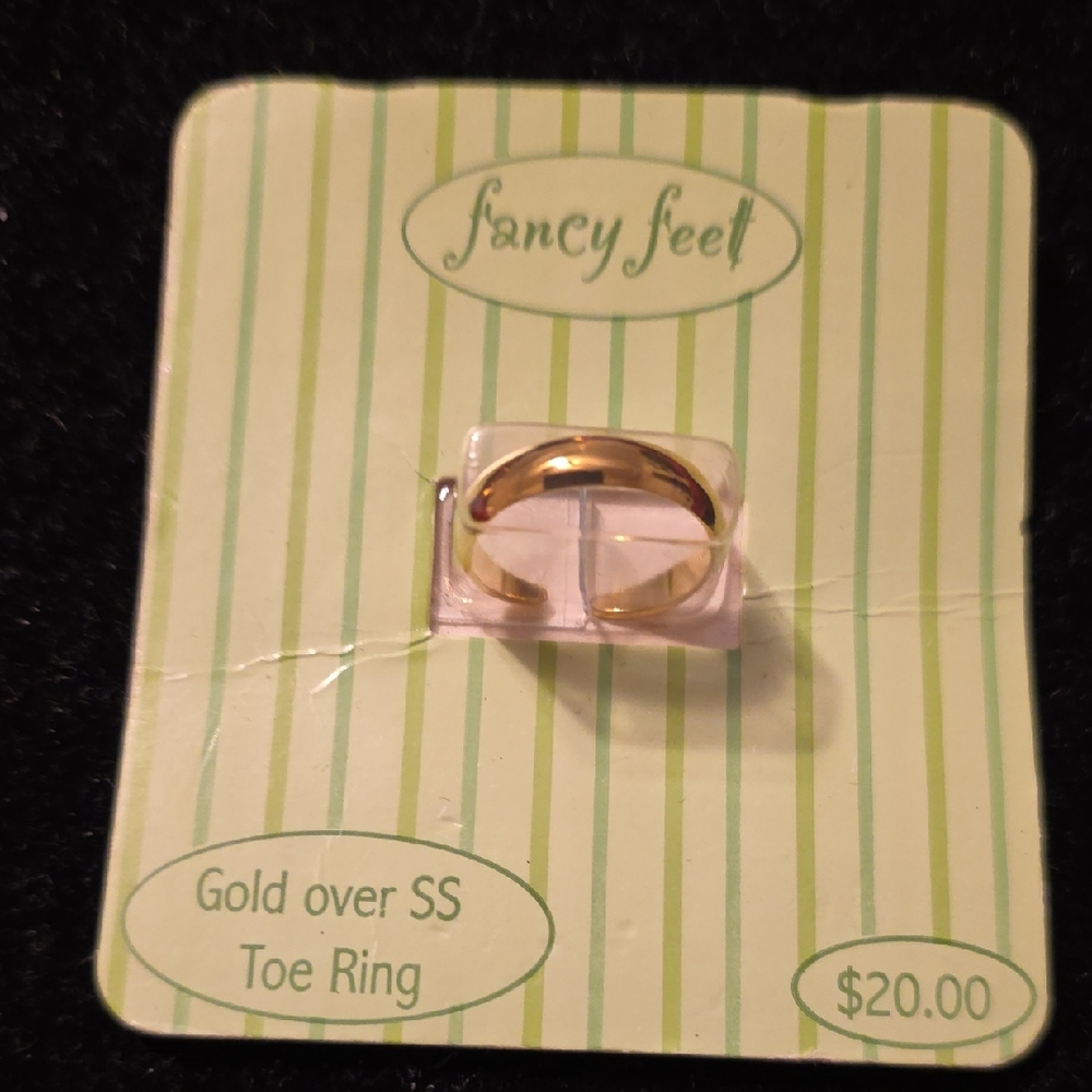 Fancy Feet Gold Toe Ring